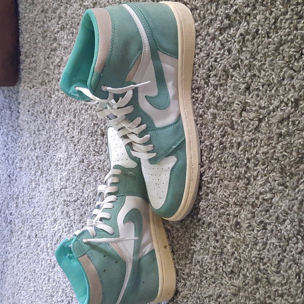 Mens nike Jordan 1 shoes .